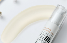 Восстанавливающая сыворотка для лица с ресвератролом Derma Factory NMN 1% Renewing Serum