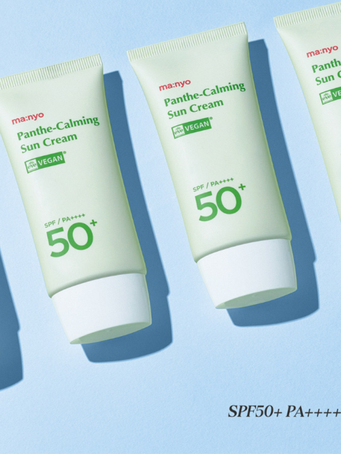 Успокаивающий солнцезащитный крем с пантенолом Ma:nyo Factory Panthe-Calming Sun Cream SPF50+ PA++++