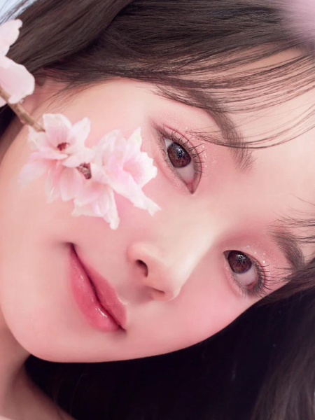 Палетка теней для век Dasique Sakura Shadow Palette #Romantic Blossom