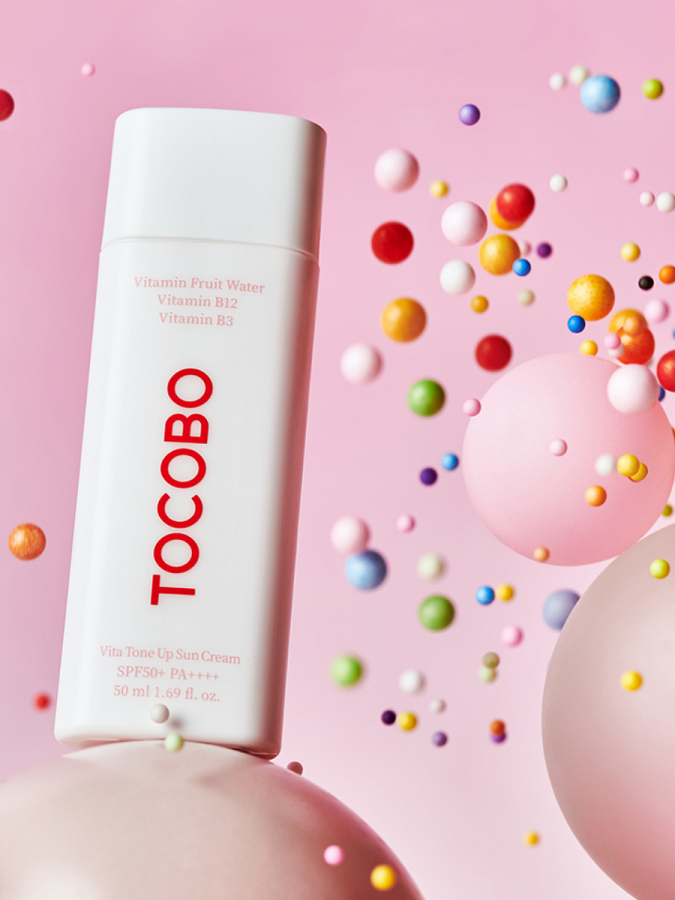 Солнцезащитный крем с комплексом витаминов TOCOBO VIta Tone Up Sun Cream SPF50+ PA++++