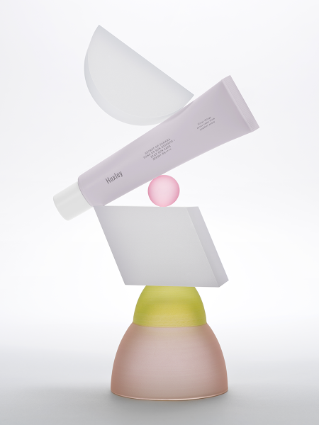 Солнцезащитный крем-база Huxley Tone Up Sun Essence Stay Sun Safe 01 Zellige Lavender SPF50+ PA++++ Солнцезащитный крем-база Huxley Tone Up Sun Essence Stay Sun Safe 01 Zellige Lavender SPF50+ PA++++