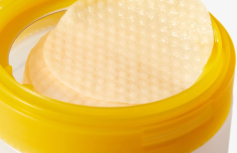 Осветляющие тонер-диски с экстрактом куркумы Medicube Kojic Acid Turmeric Pad
