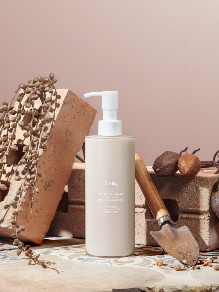 Парфюмированный лосьон для тела с ароматом марокканского сада Huxley Body Lotion Moroccan Gardener Парфюмированный лосьон для тела с ароматом марокканского сада Huxley Body Lotion Moroccan Gardener