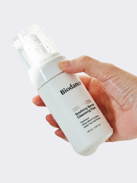 Мягкая пузырьковая пенка для умывания с растительными экстрактами Biodance Soothing Barrier Cleansing Foam Мягкая пузырьковая пенка для умывания с растительными экстрактами Biodance Soothing Barrier Cleansing Foam