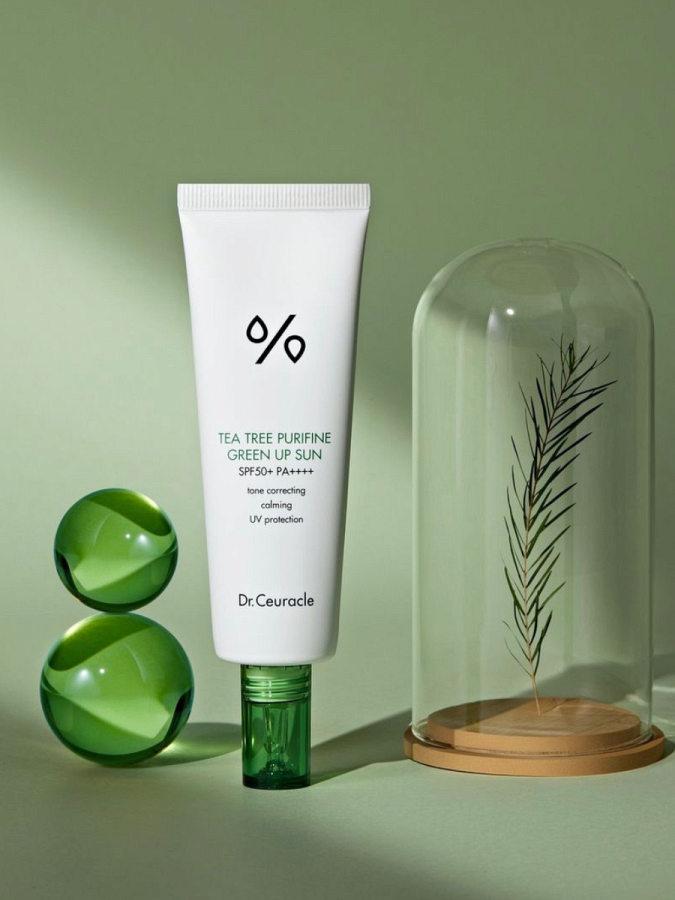 Солнцезащитный крем с чайным деревом Dr.Ceuracle Tea Tree Purifine Green Up Sun SPF50+ PA++++
