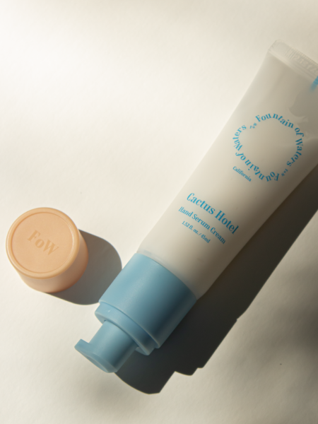 Парфюмированный крем-сыворотка для рук с антиоксидантами Fountain of Waters Cactus Hotel Hand Serum Cream Парфюмированный крем-сыворотка для рук с антиоксидантами Fountain of Waters Cactus Hotel Hand Serum Cream