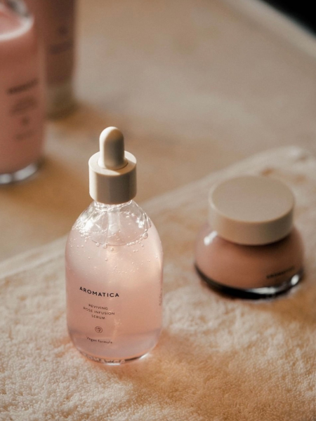 Набор для ухода за кожей лица с экстрактом розы Aromatica Reviving Rose Trial Set Набор для ухода за кожей лица с экстрактом розы Aromatica Reviving Rose Trial Set