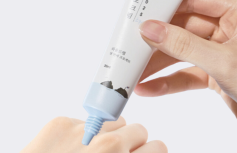 Увлажняющий крем для век с морской водой Round Lab 1025 Dokdo Eye Сream