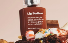 Легкий увлажняющий блеск-тинт для губ ALTERNATIVE STEREO Lip Potion Aqua Glow No.9 Coco Milk