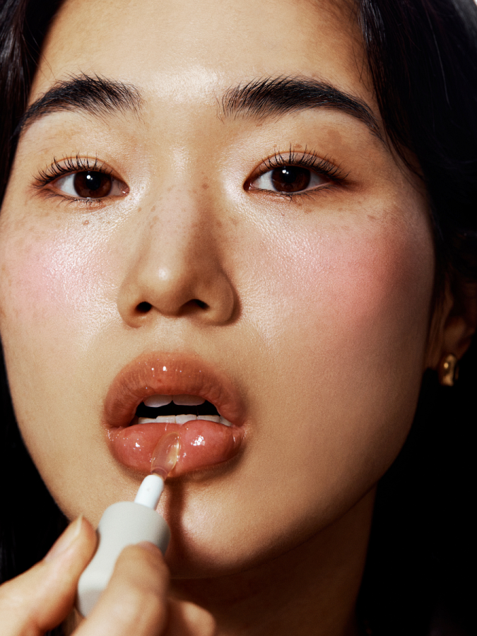 Прозрачный блеск с эффектом увеличения объёма губ UNLEASHIA Sisua Popcorn Syrup Lip Plumper No. 100 Unicorn Salt