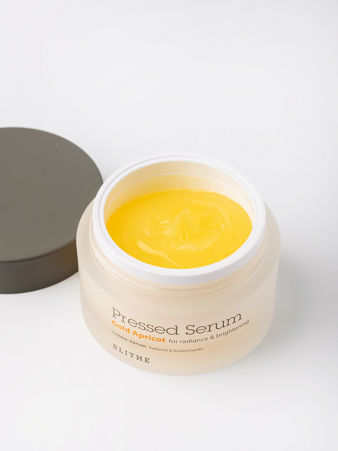 Спрессованная сыворотка-крем для сияния кожи Blithe Pressed Serum Gold Apricot