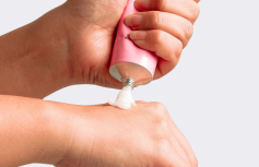Увлажняющий крем для рук с ароматом персика AMUSE Vegan Soybean Handcream Love