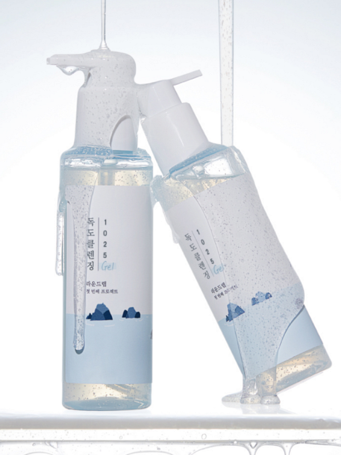 Мягкий гель для умывания с морской водой Round Lab 1025 Dokdo Cleansing Gel