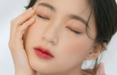 Сочный глянцевый тинт для губ с фруктовым оттенком инжира rom&nd Juicy Lasting Tint 06 FigFig