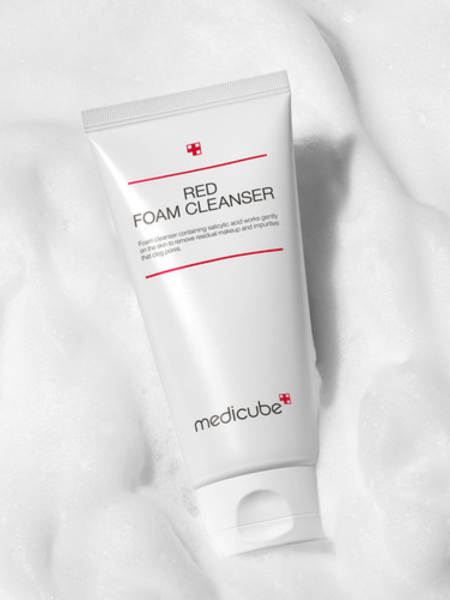 Противовоспалительная пенка для умывания с салициловой кислотой Medicube Red Foam Cleanser Противовоспалительная пенка для умывания с салициловой кислотой Medicube Red Foam Cleanser