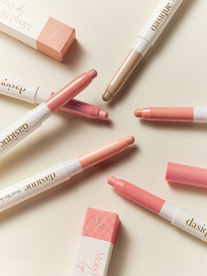 Мягкий карандаш для губ Dasique Mood Blur Lip Pencil #01 Sand Beige