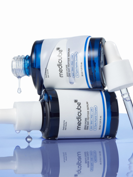 Себорегулирующая сыворотка для сужения пор с комплексом кислот Medicube Zero Pore One Day Serum