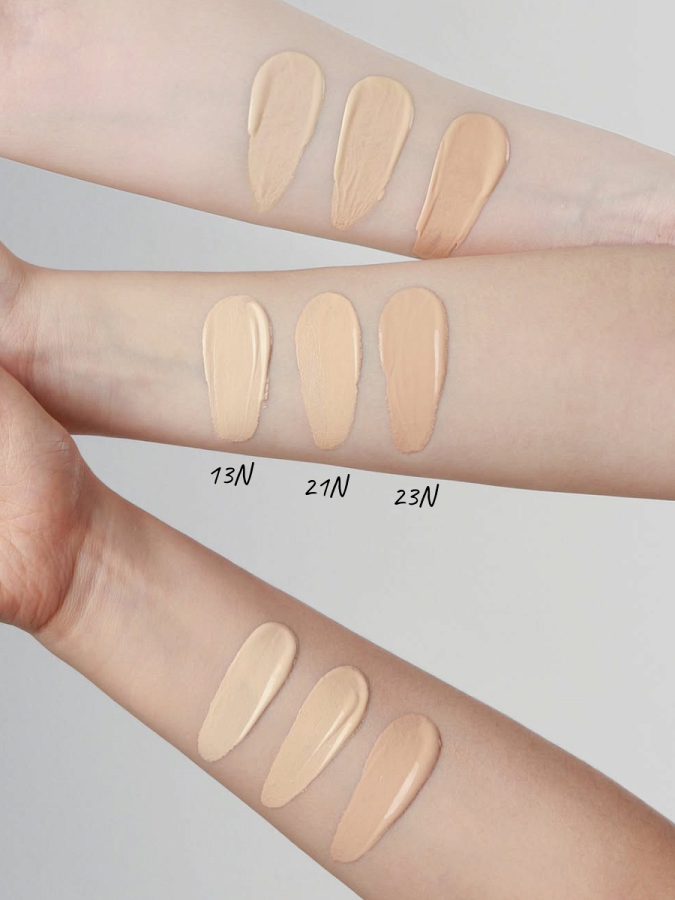 Тональный кушон для лица с сияющим финишем INGA Water Glow Daily Cushion 21N Light Beige