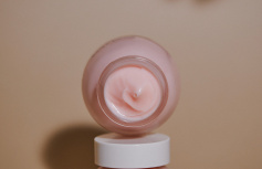 Мягкий восстанавливающий крем для лица с экстрактом дамасской розы Aromatica Reviving Rose Infusion Cream