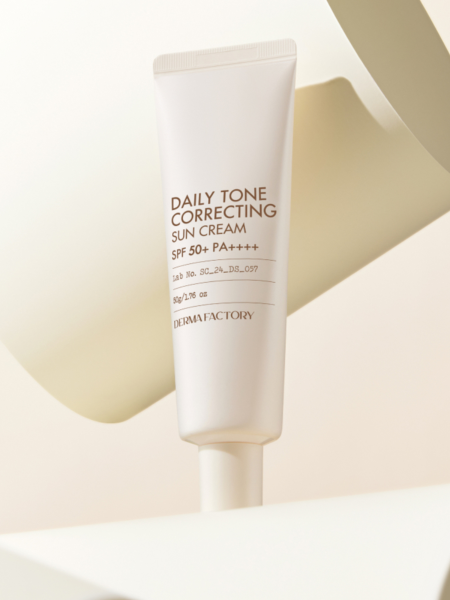 Солнцезащитный крем с тональным эффектом Derma Factory Daily Tone Correcting Sun Cream SPF 50+ PA++++