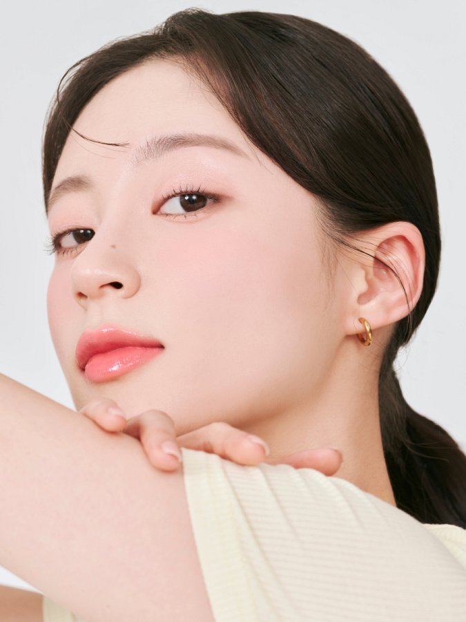 Сочный глянцевый пигмент для губ с оттенком мякоти абрикоса rom&nd Juicy Lasting Tint 31 Bare Apricot