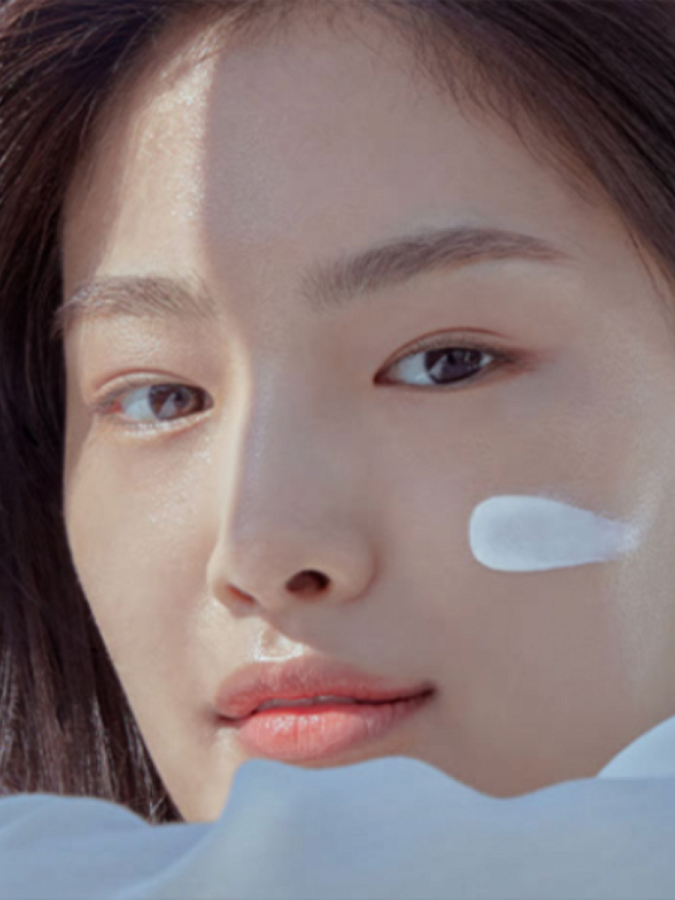 Солнцезащитный крем для чувствительной кожи Celimax Dual Barrier Watery Sun Cream SPF 50+ PA++++