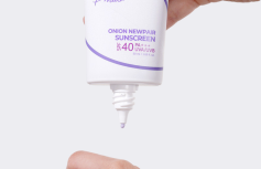 Солнцезащитный крем с экстрактом красного лука IsNtree Onion Newpair Sunscreen SPF40+ PA+++