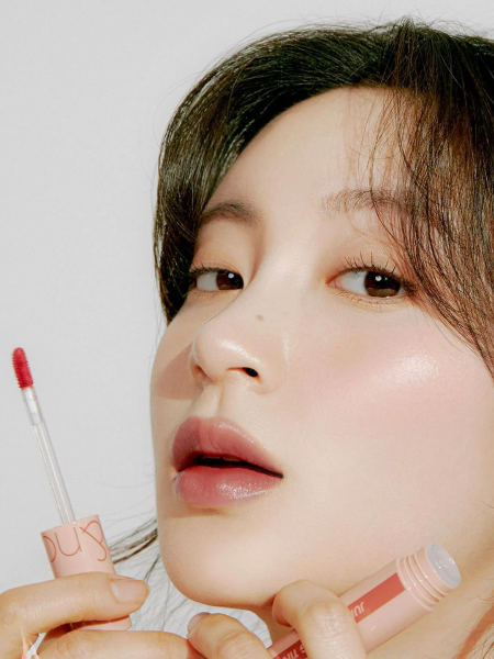 Сочный глянцевый тинт для губ с ореховым оттенком макадамии rom&nd Juicy Lasting Tint 23 Nucadamia