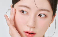 Сочный глянцевый тинт для губ с оттенком мякоти абрикоса rom&nd Juicy Lasting Tint 31 Bare Apricot