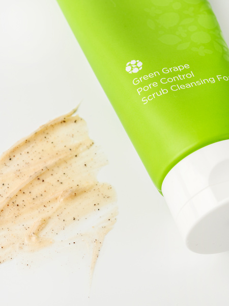 Скраб-пенка для умывания с зеленым виноградом FRUDIA  Green Grape Pore Control Scrub Cleansing Foam Скраб-пенка для умывания с зеленым виноградом FRUDIA  Green Grape Pore Control Scrub Cleansing Foam