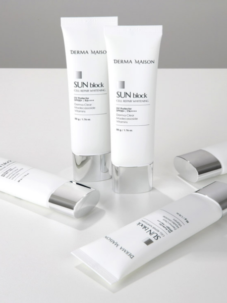 Солнцезащитный крем SPF50+PA++++ MEDI-PEEL Derma Maison Sun Block Cell Repair Whitening