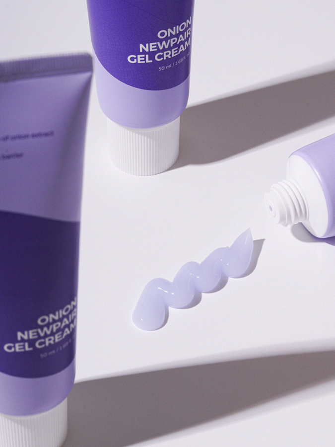 Успокаивающий гель-крем для лица с экстрактом красного лука IsNtree Onion Newpair Gel Cream