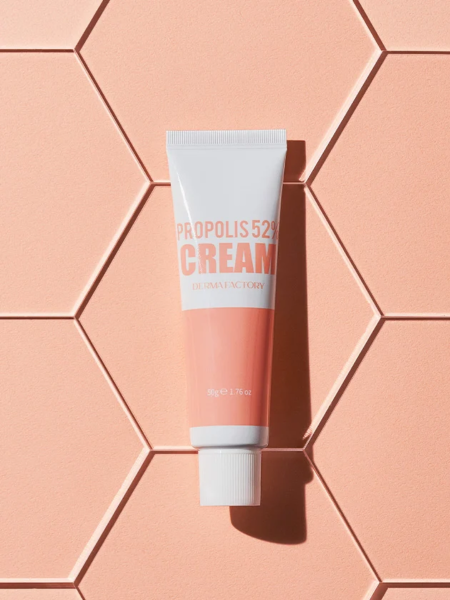 Питательный крем для лица с красным прополисом Derma Factory Propolis 52% Cream