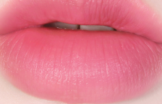 Кремовый оттеночный бальзам для губ в оттенке лепестков розы TOCOBO Powder Cream Lip Balm 032 Rose Petal