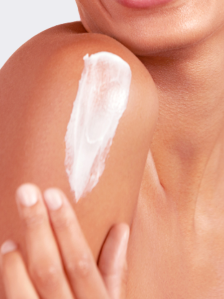 Парфюмированный лосьон для  тела с цветочным ароматом Ma:nyo Factory Banilla Boutique Hug Body Lotion