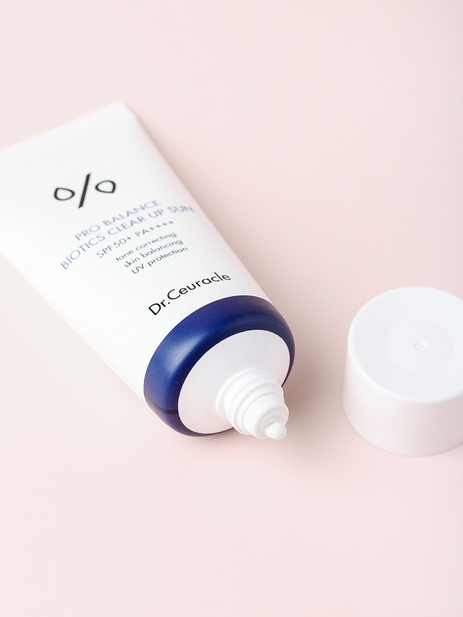 Солнцезащитный осветляющий крем с пробиотиками Dr.Ceuracle Pro Balance Biotics Clear Up Sun SPF 50+ PA++++