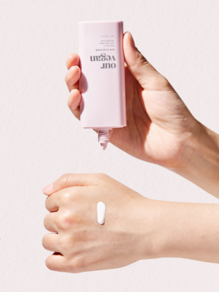 Сияющий солнцезащитный флюид для выравнивания тона кожи Ma:nyo Factory Our Vegan Sun Cream Glow SPF50+ PA++++ Сияющий солнцезащитный флюид для выравнивания тона кожи Ma:nyo Factory Our Vegan Sun Cream Glow SPF50+ PA++++