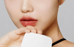 Тональное средство с матовым финишем TFIT Layering Fit Cover Cushion W02 Almond Butter EX SPF50+ PA++++