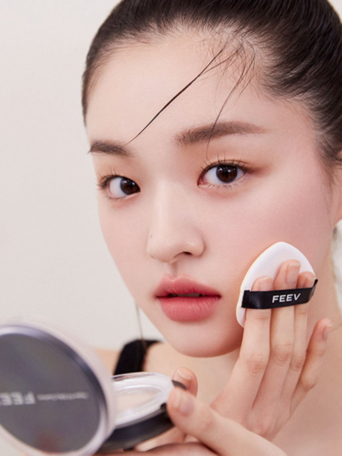 Тональное средство с полуматовым финишем FEEV Hyper-fit Silky Cushion 03 Sand Fit