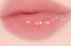 Смягчающий бальзам-слайдер для губ BRAYE Lipsleek 10 Clearness