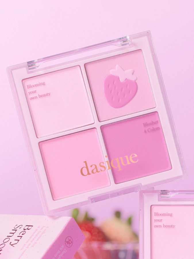 Палетка спрессованных румян в насыщенных ягодных оттенках Dasique Blending Mood Cheek #06 Berry Smoothie