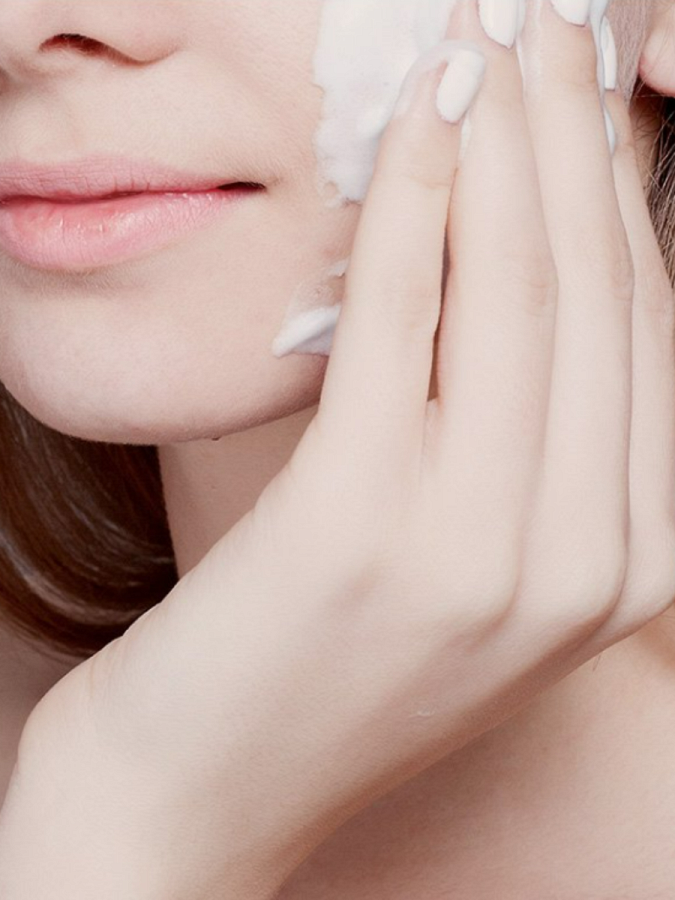 Пенка для умывания с экстрактом хауттюйнии Derma Factory Houttuynia Cordata 24% Cleansing Foam