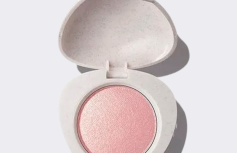 Сияющая пудра The Saem Prism Light Highlighter PK01 Baby Berry Beam