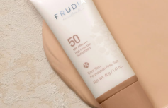 Невесомый тональный крем с фактором защиты от солнца Frudia Bare Skin Foundation Free Sun
