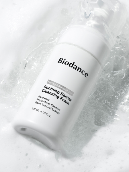 Мягкая пузырьковая пенка для умывания с растительными экстрактами Biodance Soothing Barrier Cleansing Foam Мягкая пузырьковая пенка для умывания с растительными экстрактами Biodance Soothing Barrier Cleansing Foam