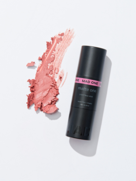 Мультифункциональный стик для макияжа в розовом оттенке MAD ONE 3-in-1 Face Stick Eyes + Lips + Cheeks Dusty Rose