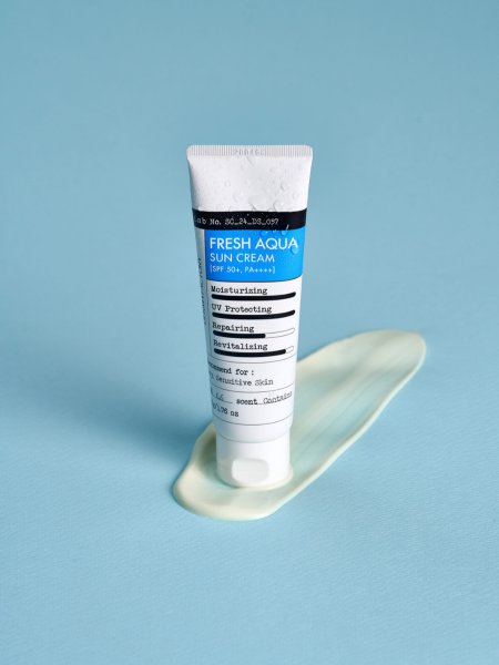 Легкий увлажняющий солнцезащитный крем Derma Factory Fresh Aqua Sun Cream SPF 50+ PA++++