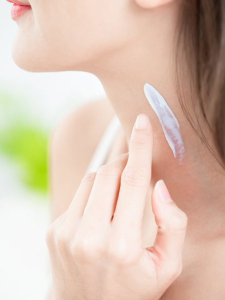 Мягкий солнцезащитный крем с гвайазуленом Derma Factory Be Zero Pure Sun Cream SPF 42 PA+++ Мягкий солнцезащитный крем с гвайазуленом Derma Factory Be Zero Pure Sun Cream SPF 42 PA+++