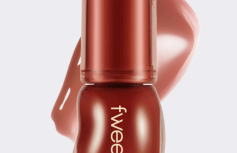 Лёгкий глянцевый блеск для губ fwee 3D Voluming Gloss A06 Scotch 30%