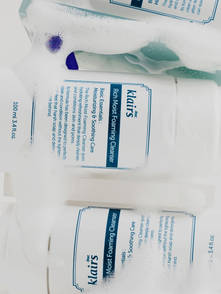 Смягчающая пенка-мусс для умывания Dear, Klairs Rich Moist Foaming Cleanser Смягчающая пенка-мусс для умывания Dear, Klairs Rich Moist Foaming Cleanser